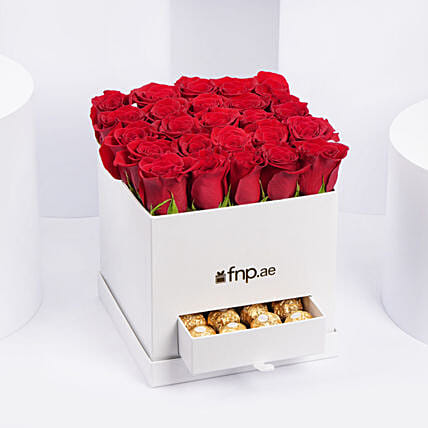 Classic Red Roses Arrangement: Valentines Day Gifts to Oman