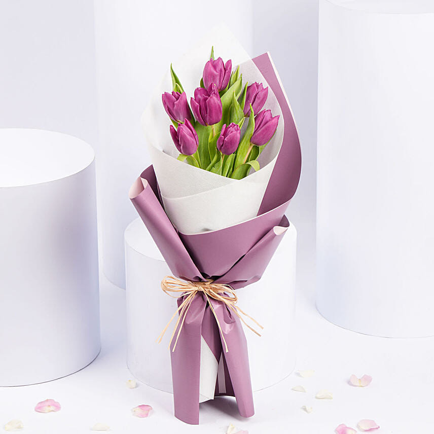 7 Purple Tulips Bouquet: توصيل هدايا قطر