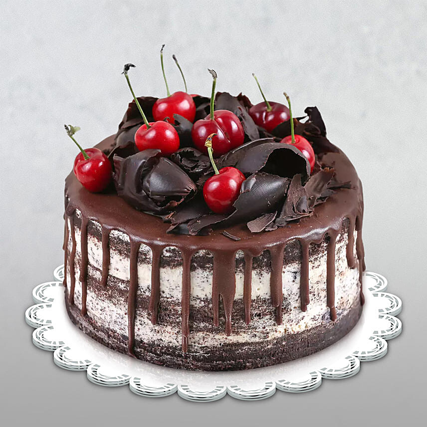 Delicate Black Forest Cake: Send Romantic Gifts To Qatar