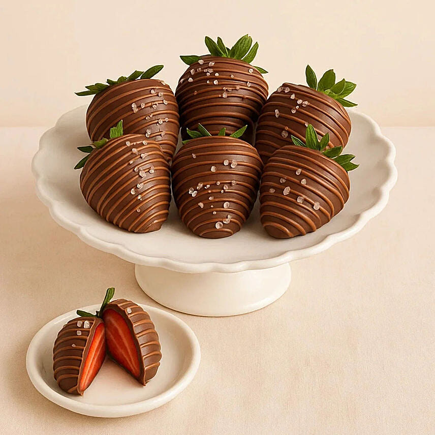 Dark Chocolate Salted Strawberries - 6 Pieces: Send Chocolates To Qatar