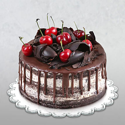 Delicate Black Forest Cake: Send Romantic Gifts To Qatar