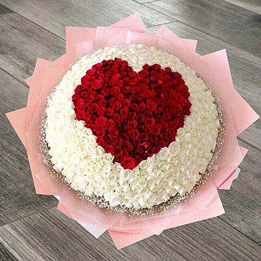 Heart Arrangement Of 400 Roses: Send Flowers to Jeddah