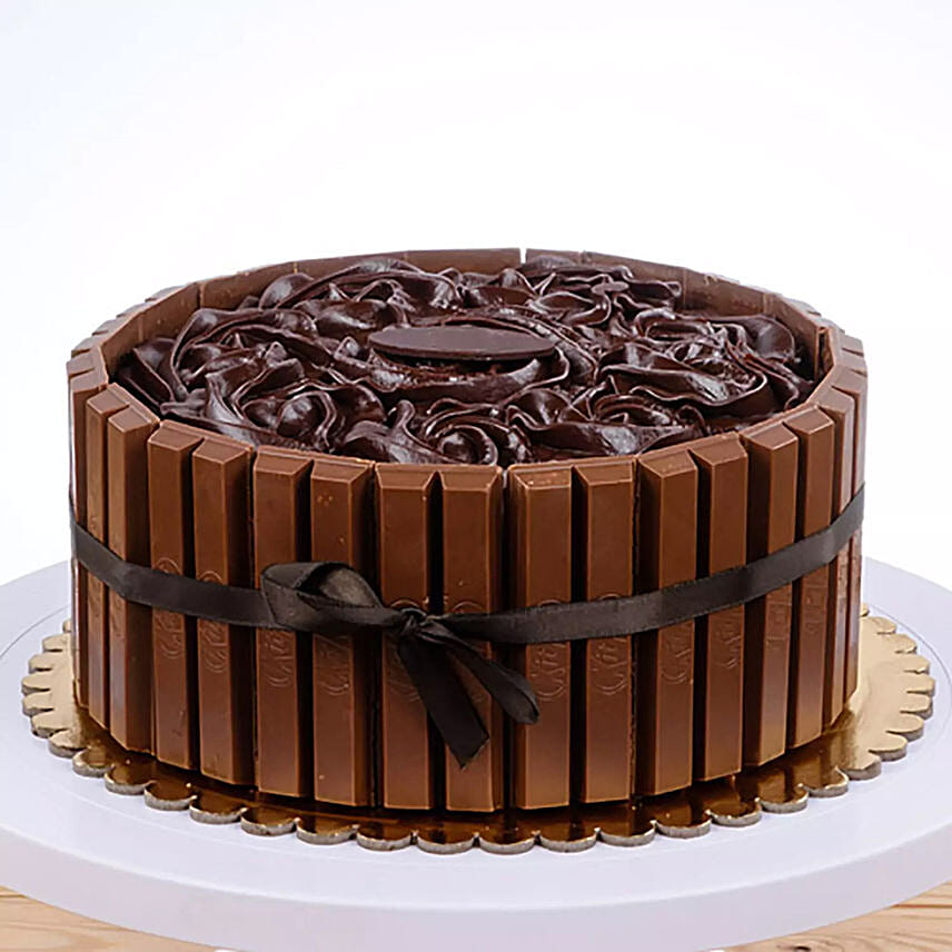 Kitkat Chocolate Cake: Cake Delivery in Riyadh