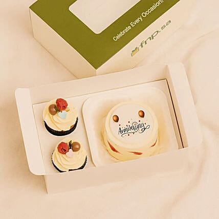 Anniversary Love Cake Box: 