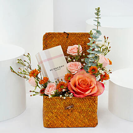 Delight Box Roses N Burberry Perfume Combo: توصيل ورد في السعودية