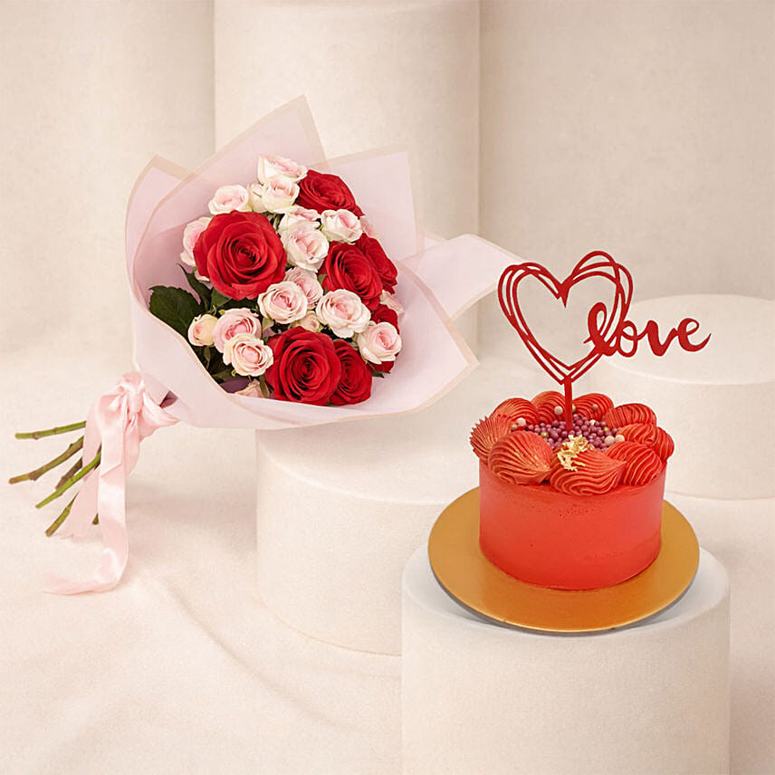 Valentine Day Roses Bouquet and Cake: توصيل كيك سنغافورة