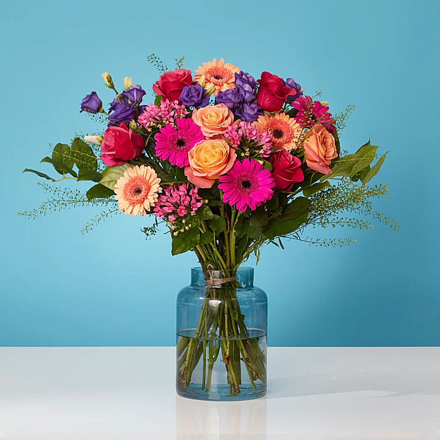 Delightful Mixed Flowers Arrangement: 