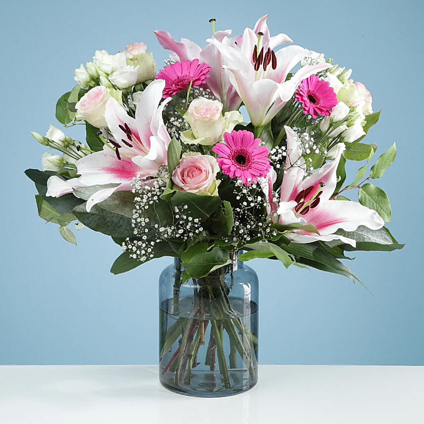 Elegant Mixed Flowers Bunch: Gift Delivery UK