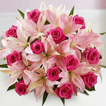 Rose And Lily Bouquet: 